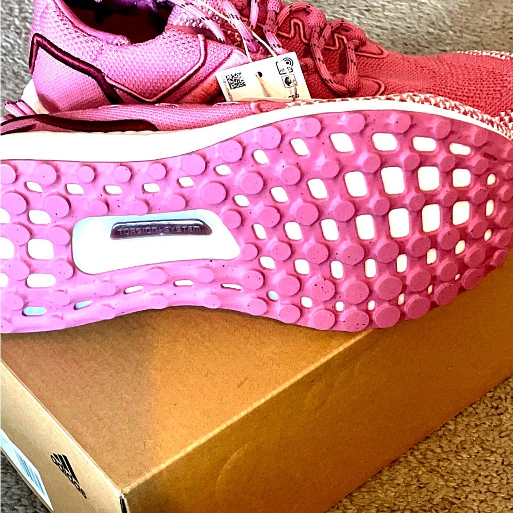 Adidas - Picture 3 of 5